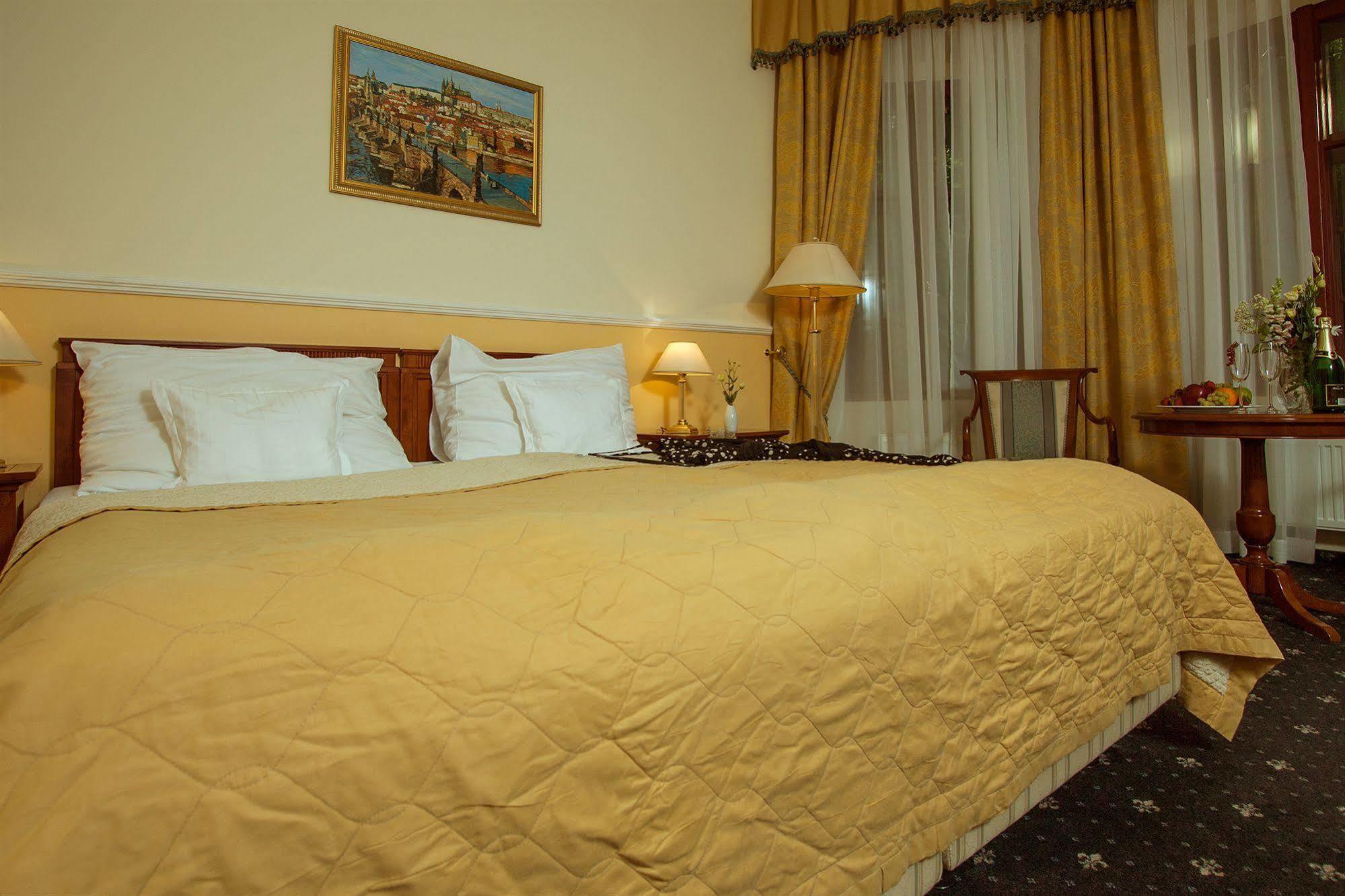 קרלובי וארי Villa Ritter מראה חיצוני תמונה